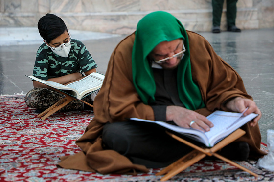 محفل بزرگ قرائت قرآن در حرم مطهر رضوی