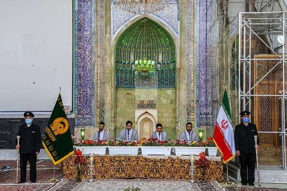 محفل بزرگ قرائت قرآن در حرم مطهر رضوی