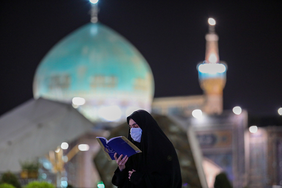 مراسم احیاء شب 19 ماه مبارک رمضان در حرم مطهر رضوی
