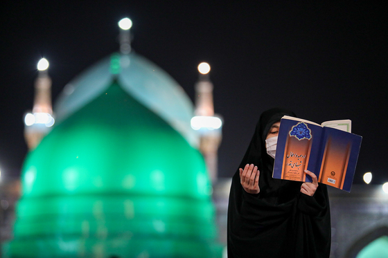 مراسم احیاء شب 19 ماه مبارک رمضان در حرم مطهر رضوی