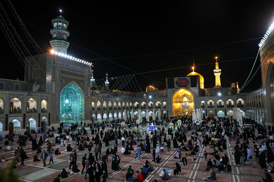 مراسم احیاء شب 19 ماه مبارک رمضان در حرم مطهر رضوی