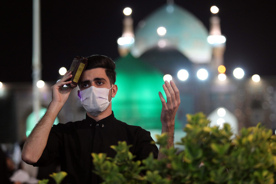 مراسم احیاء شب 19 ماه مبارک رمضان در حرم مطهر رضوی