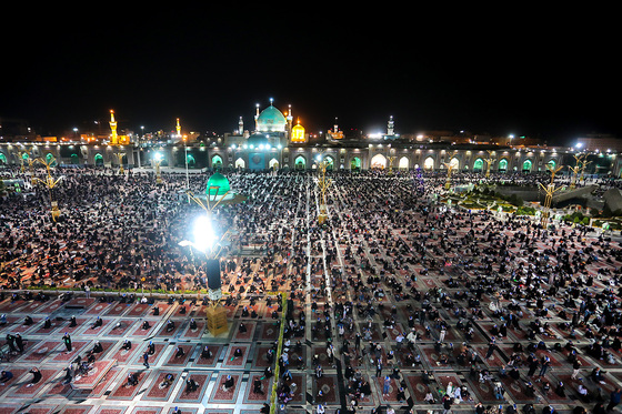 مراسم احیاء شب 19 ماه مبارک رمضان در حرم مطهر رضوی