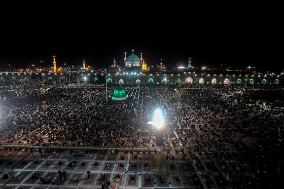 مراسم احیاء شب 19 ماه مبارک رمضان در حرم مطهر رضوی