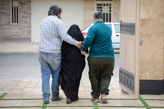 واکسیناسیون سالمندان بالای ۸۰ سال در مشهد 