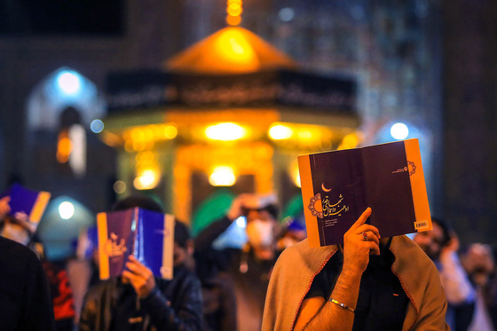 مراسم احیاء شب 21 ماه مبارک رمضان در حرم مطهر رضوی