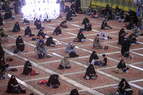 مراسم احیاء شب 21 ماه مبارک رمضان در حرم مطهر رضوی