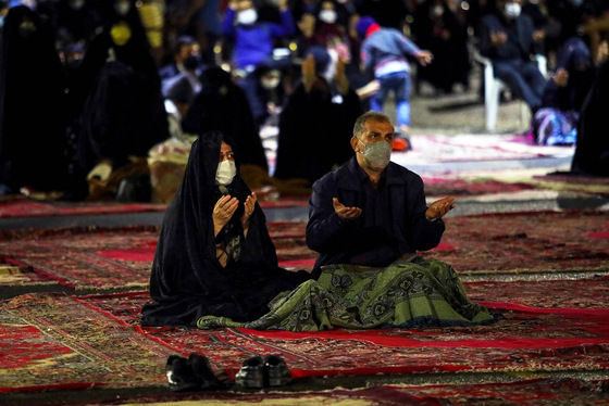 مراسم احیاء شب بیست و سوم رمضان در کوه پارک مشهد