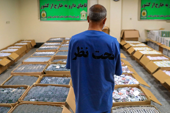 انهدام باند قاچاق دارو به افعانستان در فرودگاه مشهد