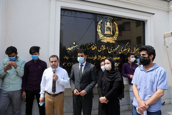 تجمع دختران مشهدی در محکومیت حمله تروریستی کابل