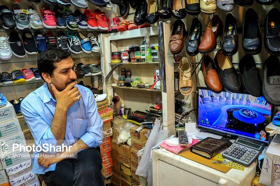 تماشای اولین مناظره انتخاباتی نامزد های ریاست جمهوری