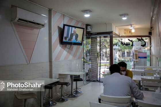 تماشای اولین مناظره انتخاباتی نامزد های ریاست جمهوری