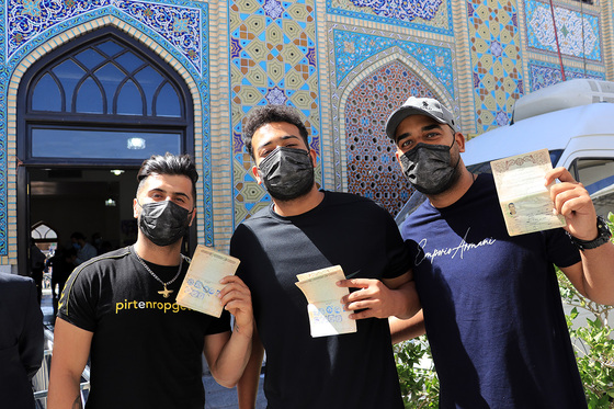 انتخابات 1400 در حرم مطهر رضوی