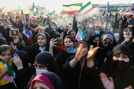 جشن پیروزی و شکرانه حضور ملت بزرگ و سرفراز ایران