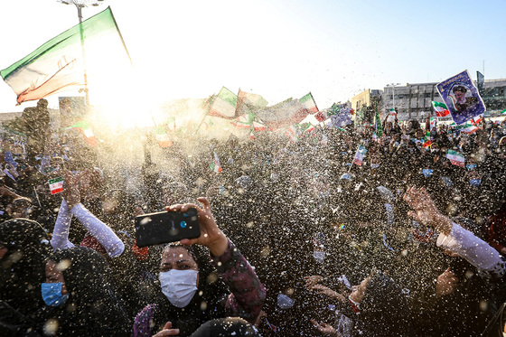جشن پیروزی و شکرانه حضور ملت بزرگ و سرفراز ایران