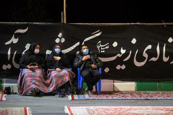 عزاداری شب تاسوعا در کوه پارک مشهد