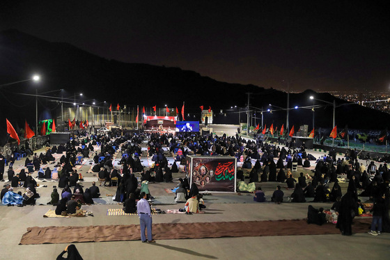 عزاداری شب تاسوعا در کوه پارک مشهد