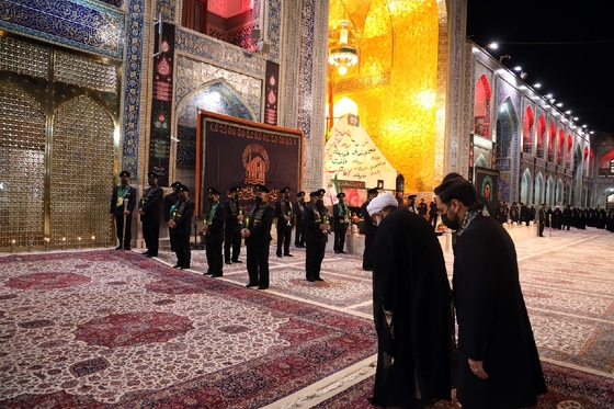 آیین خطبه خوانی شب عاشورا در حرم مطهر رضوی