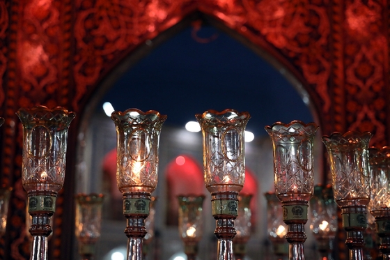 آیین خطبه خوانی شب عاشورا در حرم مطهر رضوی