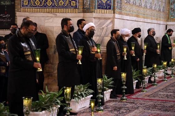 آیین خطبه خوانی شب عاشورا در حرم مطهر رضوی