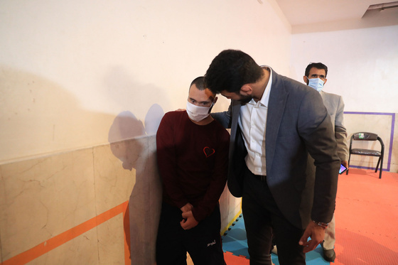بازدید حسن یزدانی از موسسه نگهداری کودکان بی سرپرست شهید بهشتی مشهد