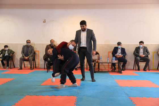 بازدید حسن یزدانی از موسسه نگهداری کودکان بی سرپرست شهید بهشتی مشهد