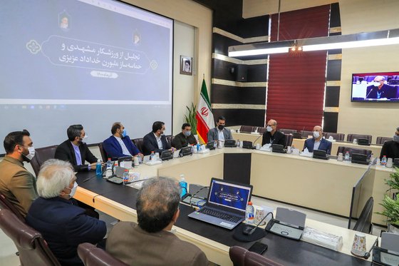 تجلیل از خداداد  عزیزی ورزشکار مشهدی 