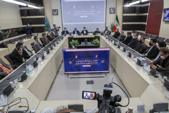 تجلیل از خداداد  عزیزی ورزشکار مشهدی 