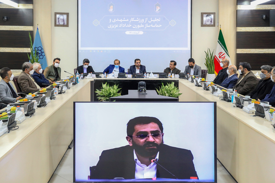 تجلیل از خداداد  عزیزی ورزشکار مشهدی 