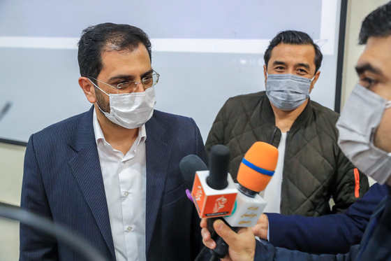 تجلیل از خداداد  عزیزی ورزشکار مشهدی 
