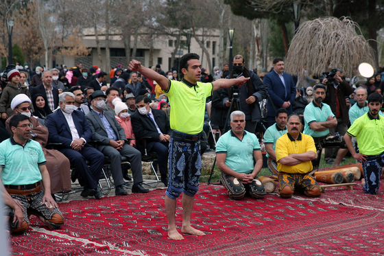 آیین نوروزگاه در آرامگاه حکیم ابوالقاسم فردوسی