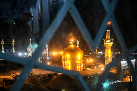آیین سنتی نقاره نوازی سحرگاهی در حرم مطهر رضوی