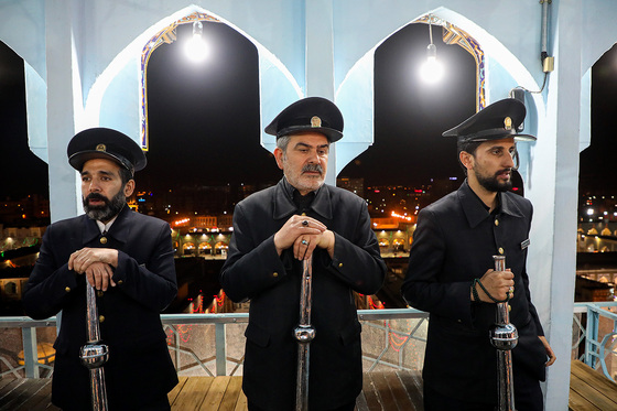 آیین سنتی نقاره نوازی سحرگاهی در حرم مطهر رضوی