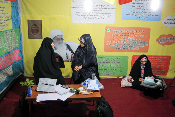 بازدید مدیر کل ارشاد از نمایشگاه قرآن در بوستان های شهر