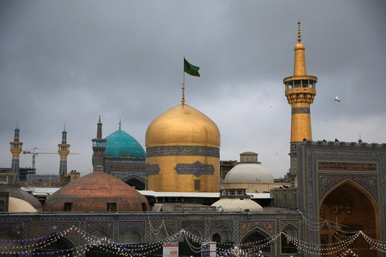 اقامه نماز عید فطر در حرم مطهر رضوی‎