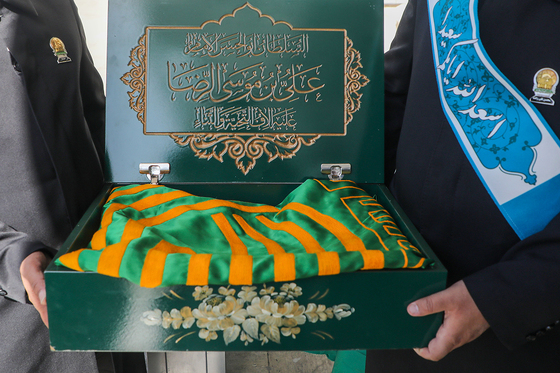 استقبال از زائران امام رضا(ع)