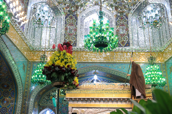 گل آرایی ویژه ولادت حضرت امام رضا (علیه السلام) در روضه منوره رضوی