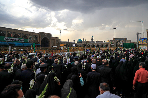 گلباران حرم مطهر رضوی در شب میلاد امام رضا(ع)
