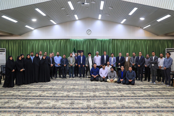 دیدار مسئولان و خبرنگاران شهرآرا با امام جمعه مشهد