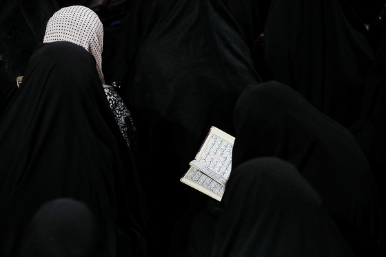 مراسم چله دعای عهد در جوار مزار شهدای گمنام