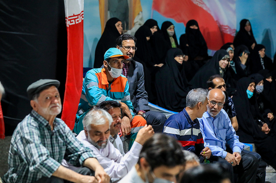 مراسم چله دعای عهد در جوار مزار شهدای گمنام