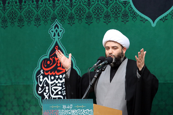 آئین اذن عزای حسینی و تعویض پرچم گنبد حرم مطهر رضوی