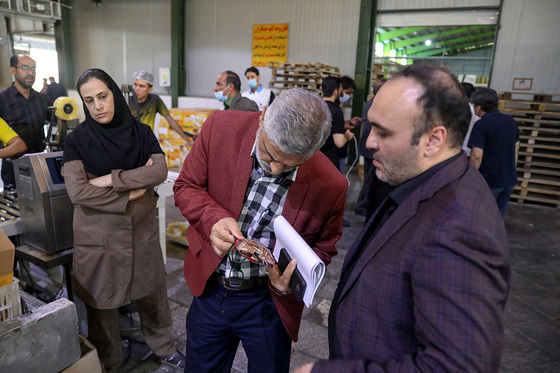 بازدید فرماندار مشهد از واحد های صنعتی مواد غذایی