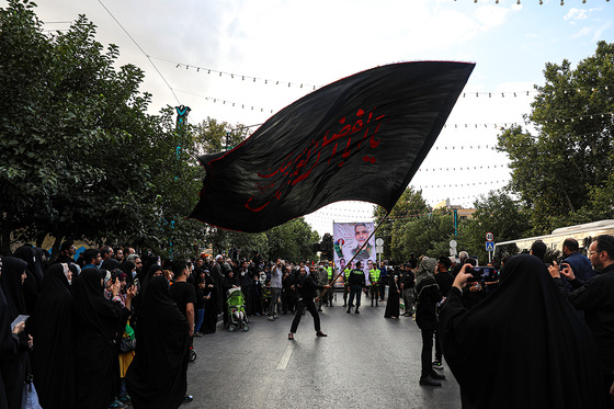 تشییع پیکر مطهر 5 شهید مدافع حرم در مشهد