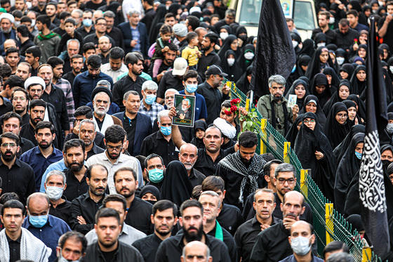تشییع پیکر مطهر 5 شهید مدافع حرم در مشهد