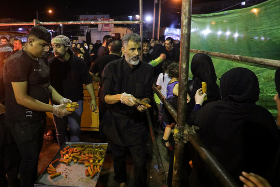 آیین سینی گردانی حضرت قاسم علیه السلام در شب هشتم محرم