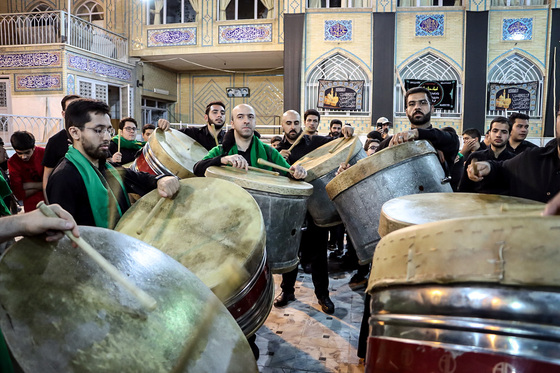 آئین سنتی مشعل گردانی نجفی‌ها در شب تاسوعا