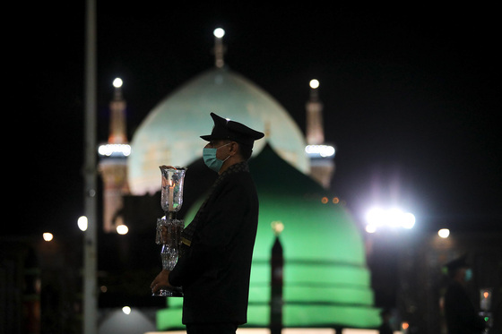 مراسم خطبه خوانی شب عاشورا در حرم مطهر رضوی‎‎‎‎