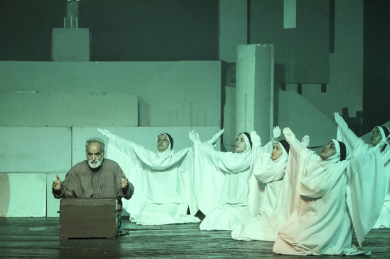 نمایش «خورشید کاروان»