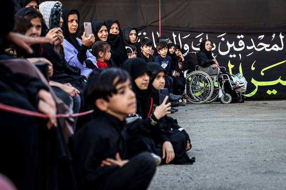 حرکت کاروان نمادین اسرای کربلا در مشهد